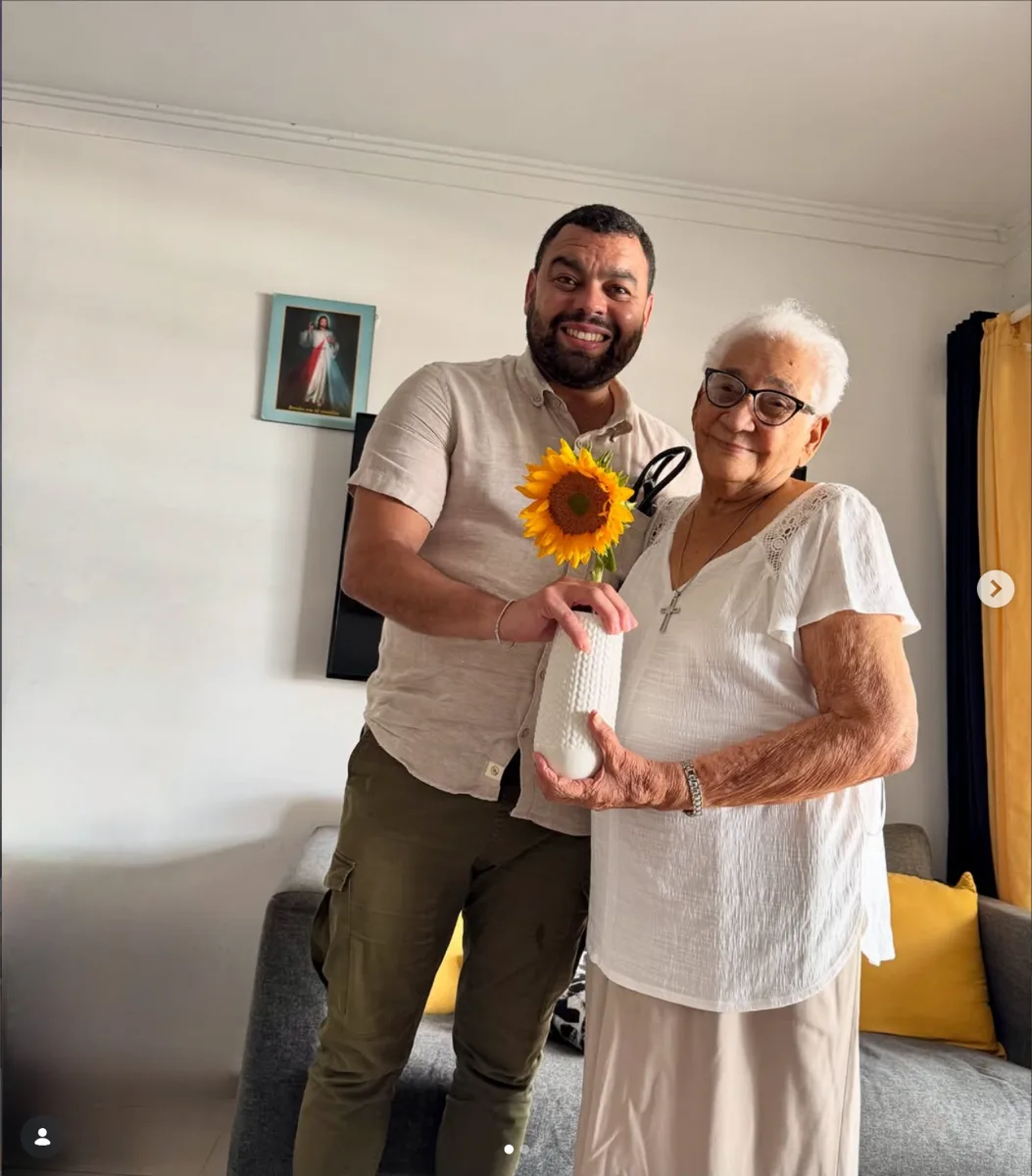 Médico geriatra con paciente adulto mayor — El Geriatra de tu Abuelo